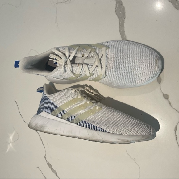Adidas Questar Flow Running
Shoe FW5109 White/White/Royal Blue Mens Size 11 - Picture 5 of 6